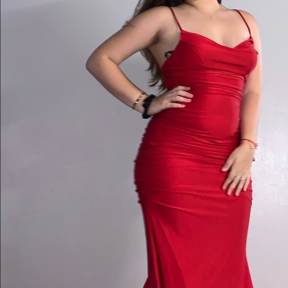 Red Dress - Picture 4 of 4